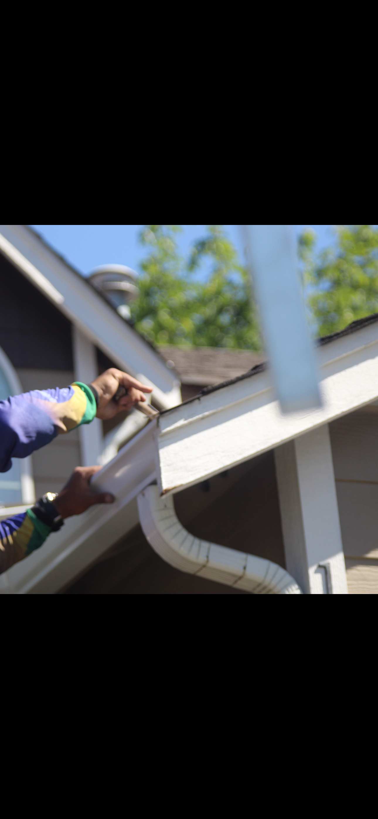 Gutter Cleaning, Installation & Maintenance